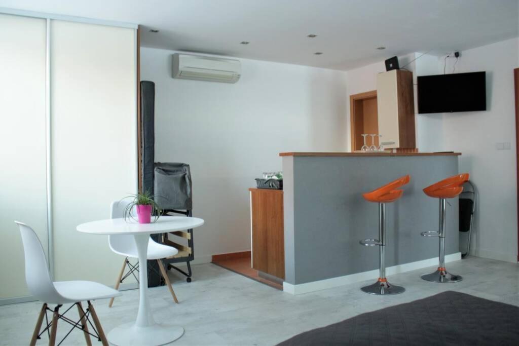 Apartman - Dlhe Diely Apartment Bratislava Exterior photo